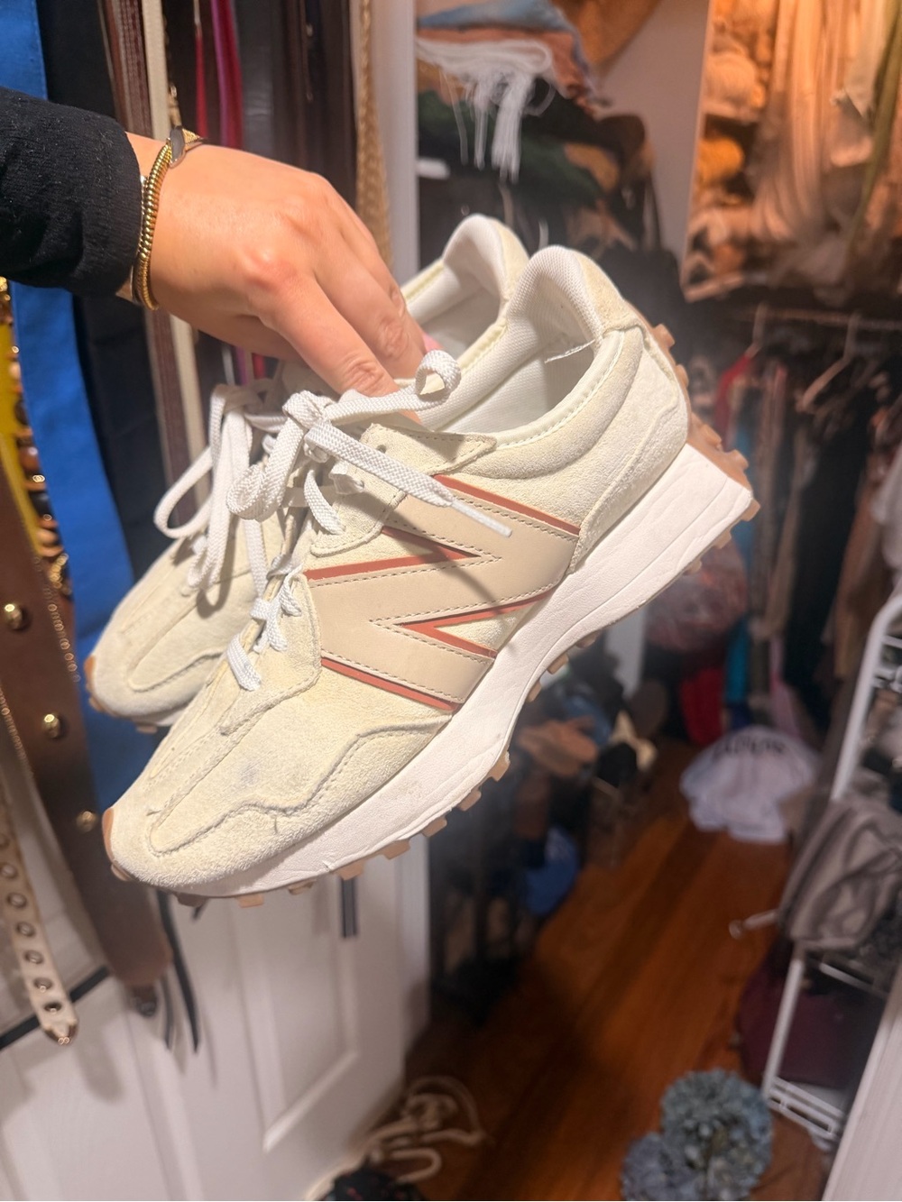 Bandier x New Balance 327